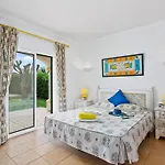 White Sands - Private Oasis, Heated Pool, Beaches & Strip Nearby Albufeira