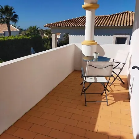 Villa White Sands - Private Oasis, Heated Pool, Beaches & Strip Nearby Albufeira