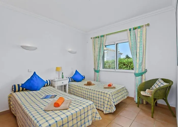 White Sands - Private Oasis, Heated Pool, Beaches & Strip Nearby *