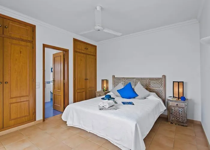 White Sands - Private Oasis, Heated Pool, Beaches & Strip Nearby Albufeira
