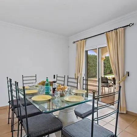 White Sands - Private Oasis, Heated Pool, Beaches & Strip Nearby *