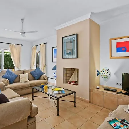 Villa White Sands - Private Oasis, Heated Pool, Beaches & Strip Nearby *