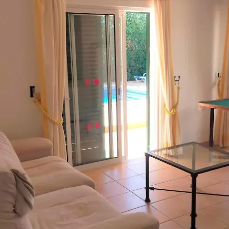 White Sands - Private Oasis, Heated Pool, Beaches & Strip Nearby * Albufeira