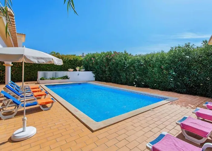 White Sands - Private Oasis, Heated Pool, Beaches & Strip Nearby *